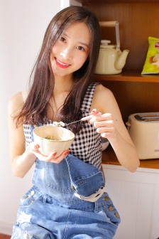 隔壁机长大叔是饿狼全是文字